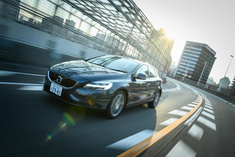  Volvo V40 T3 Momentum 2016 года  (JP) (фото 18 из 20)